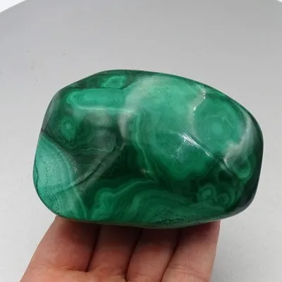 Malachite polished 445g, Congo