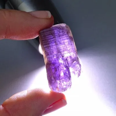 Tanzanit přírodní surový minerál 17,8g, Tanzánie