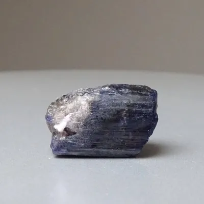 Tanzanit tepelně neupraven přírodní surový minerál 25,4g, Tanzánie