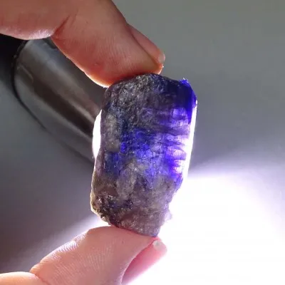 Tanzanit tepelně neupraven přírodní surový minerál 25,4g, Tanzánie
