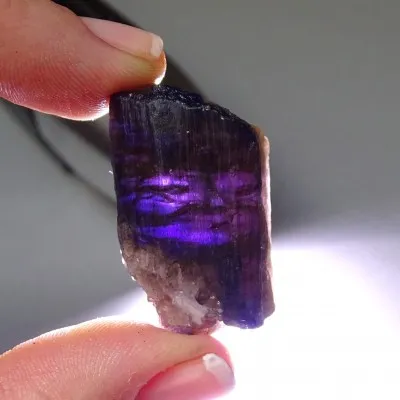 Tanzanit tepelně neupraven přírodní surový minerál 25,4g, Tanzánie