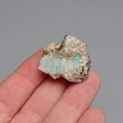 Etiopský opál přírodní 5,7g, Etiopie
