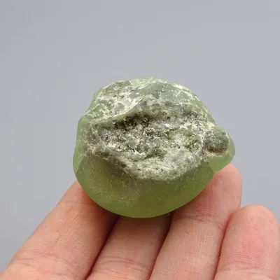 Prehnite natural mineral 53.7g, Mali