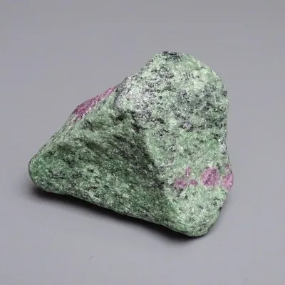 Rubin in Zoisit Naturmineral 187g, Tansania