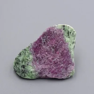 Rubín v zoisitu přírodní minerál 181g, Tanzánie
