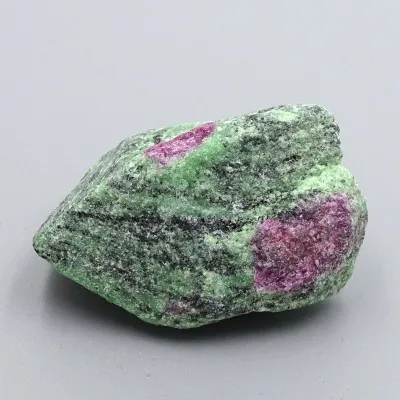 Rubin in Zoisit Naturmineral 136g, Tansania
