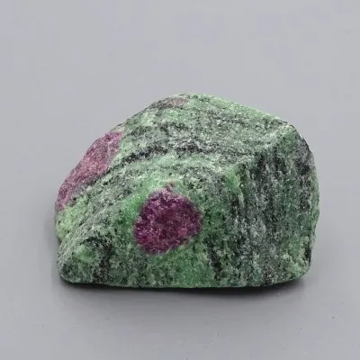 Rubin in Zoisit Naturmineral 136g, Tansania