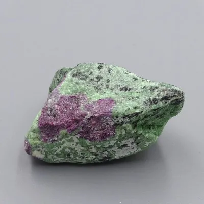 Rubin in Zoisit Naturmineral 138g, Tansania