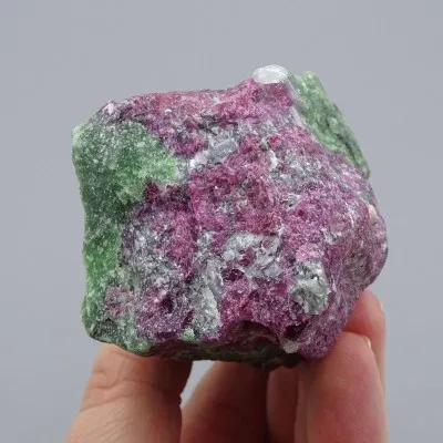 Rubin in Zoisit Naturmineral 241g, Tansania