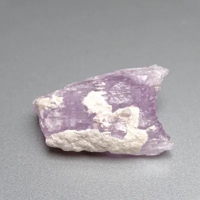 Kunzit přírodní krystal 27,3g, Afganistán
