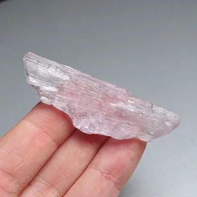 Kunzite natural crystal 15g, Afghanistan