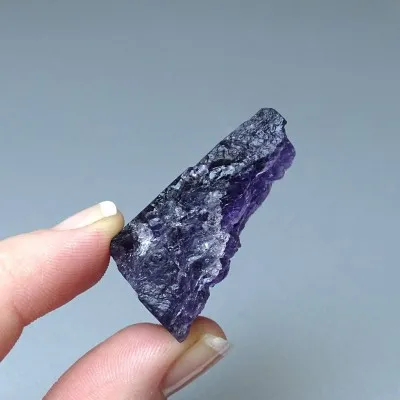 Scapolit lila Naturkristall 26,7g, Afghanistan