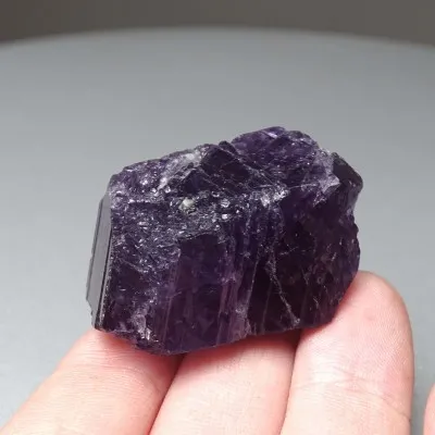 Scapolit lila Naturkristall 30,9g, Afghanistan