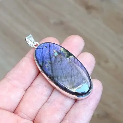 Labradorite pendant in silver 22.1g, Madagascar