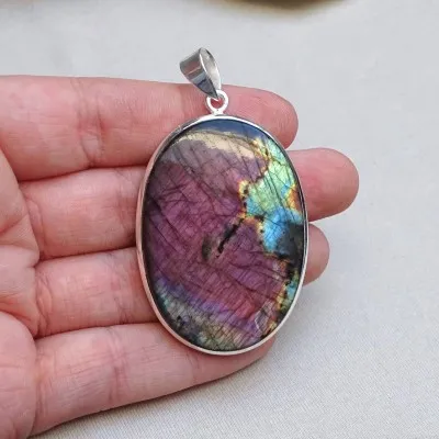 Labradorite pendant in silver 23.7g, Madagascar