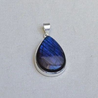 Labradorite pendant in silver 13.5g, Madagascar