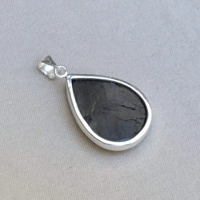 Labradorite pendant in silver 13.5g, Madagascar