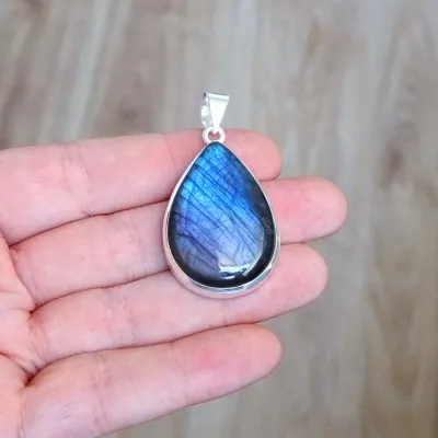Labradorite pendant in silver 13.5g, Madagascar