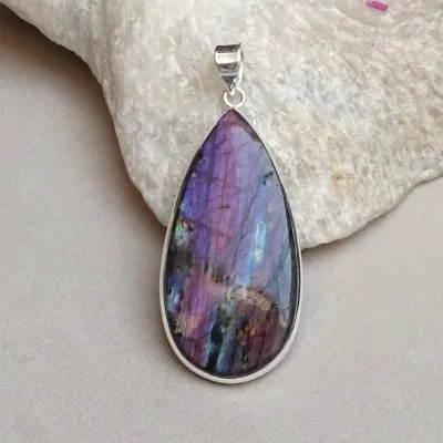 Labradorite pendant in silver 23g, Madagascar