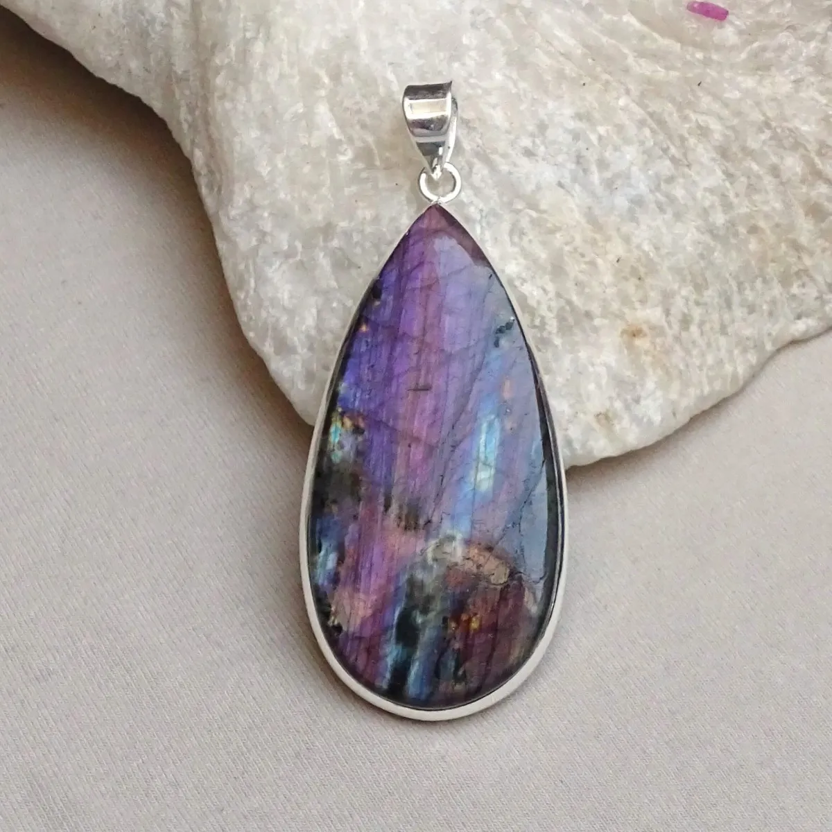 Labradorit-Anhänger in Silber 23g, Madagaskar