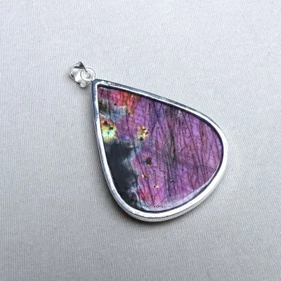 Labradorite pendant in silver 27.6g, Madagascar