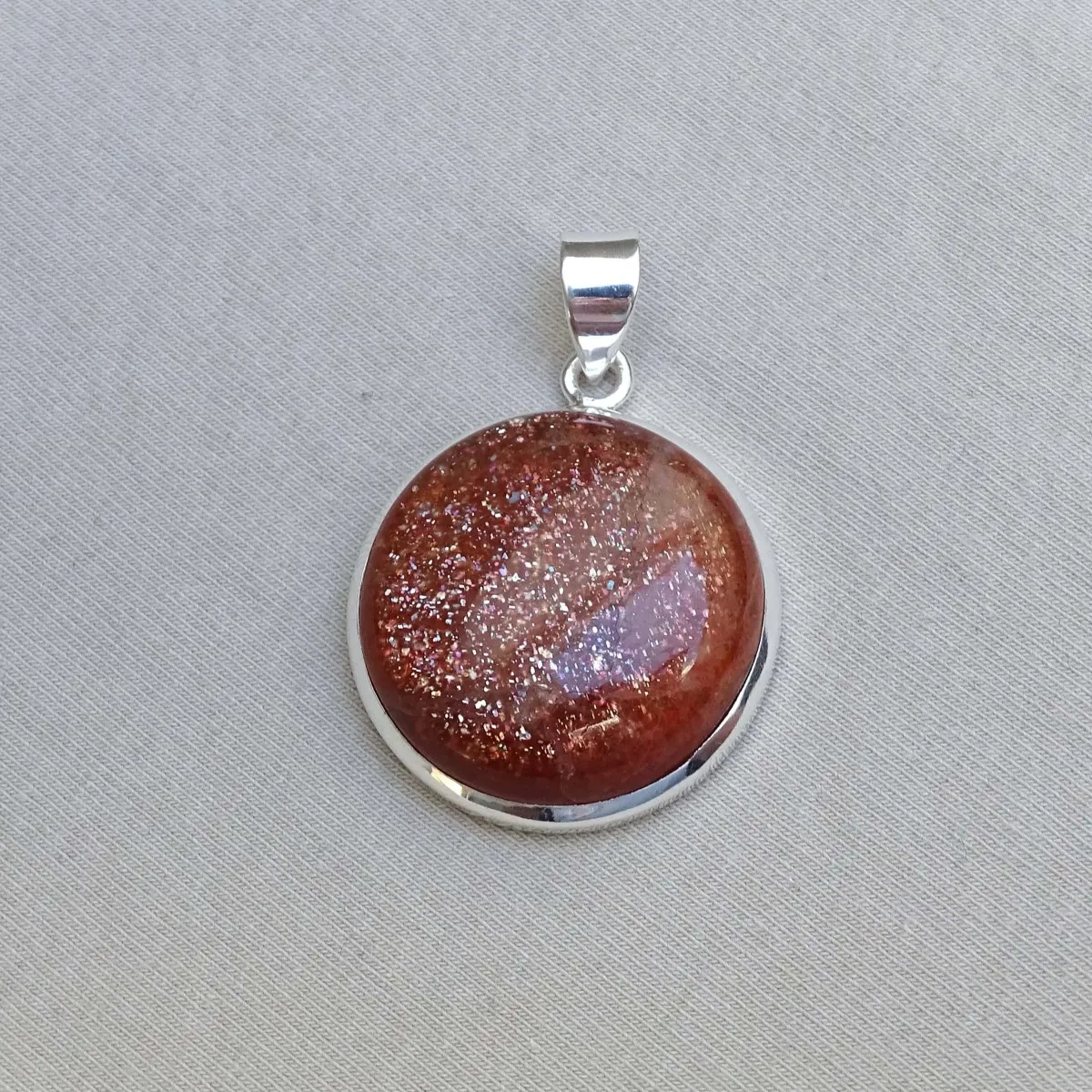 Sonnenstein-Anhänger aus Silber 13,1g, Top-Qualität, Indien
