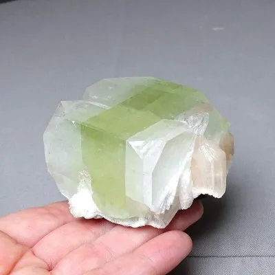 Apophyllite green crystal, stilbite 205g, India