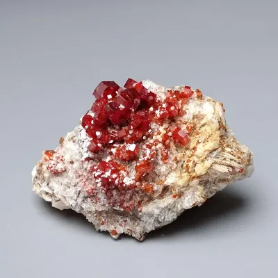 Vanadinit minerál krystaly 169,4g, Maroko