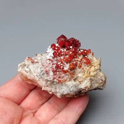 Vanadinit minerál krystaly 169,4g, Maroko