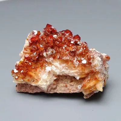 Vanadinite mineral 137.8g, Morocco