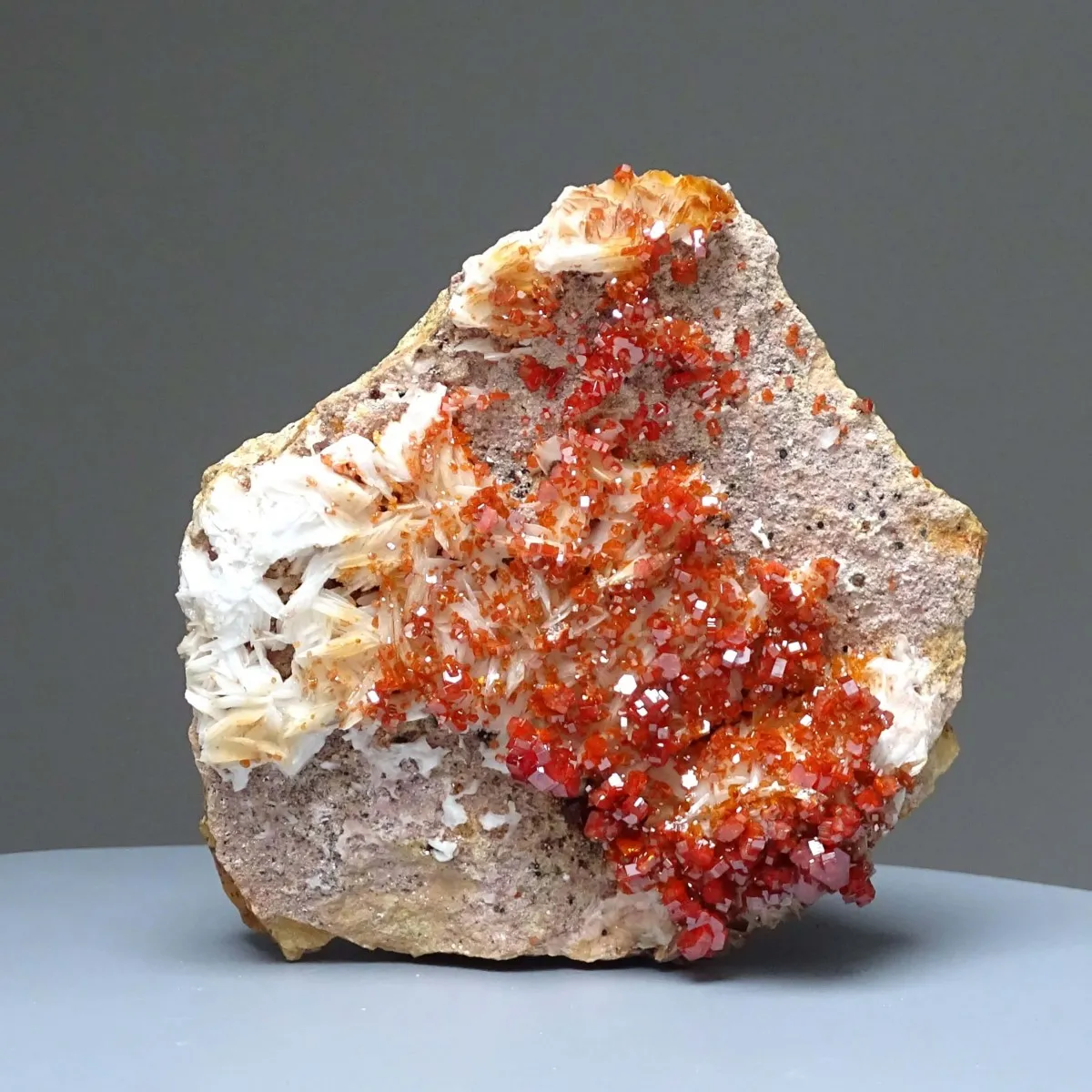 Vanadinit minerál krystaly 1059g, Maroko