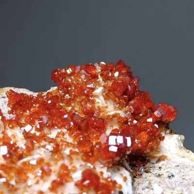 Vanadinit minerál krystaly 1059g, Maroko