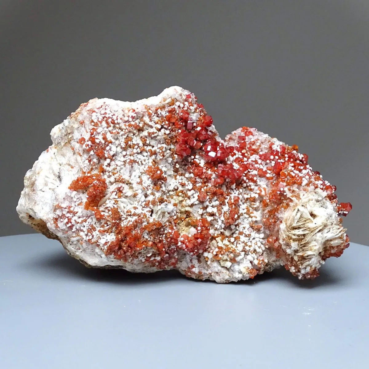 Vanadinit minerál krystaly 1236g, Maroko