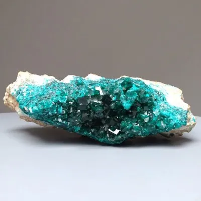 Dioptas přírodní krystaly 519g, Kongo