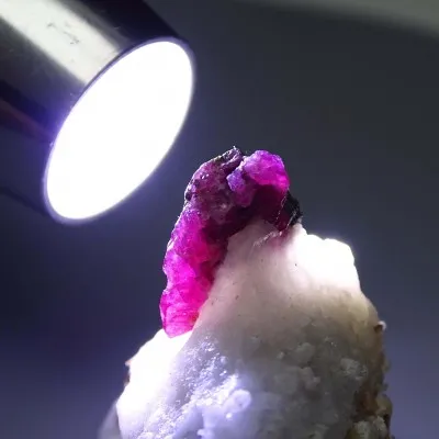Rubín přírodní minerál v matrixu 47g, Afganistán