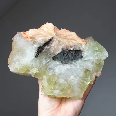 Green apophyllite, stilbit druse 1574g, India