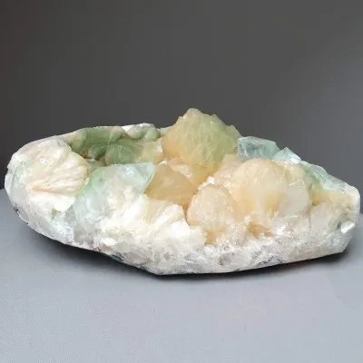 Grüner Apophyllit, Stilbit-Druse 3094g, Indien