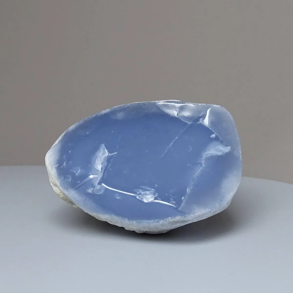 Chalcedon modrý přírodní leštěný 194g, Turecko