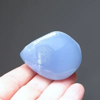 Chalcedonblau natur poliert 90g, Türkei