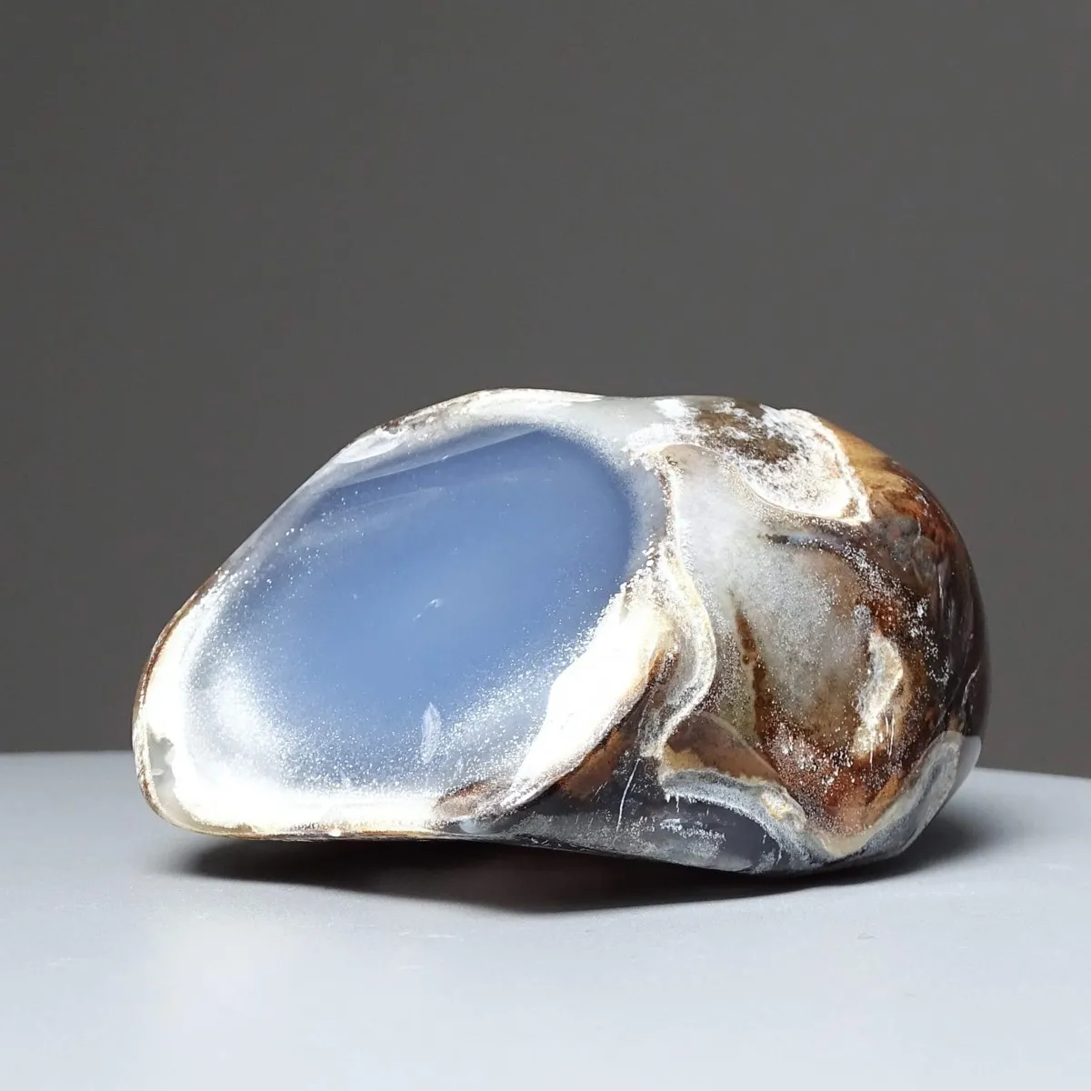 Chalcedonblau natur poliert 264g, Türkei