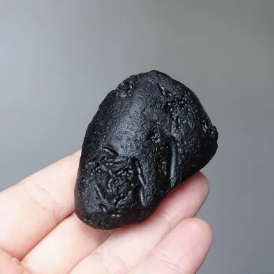 Tektit natürlicher Indocinit 67g, Vietnam
