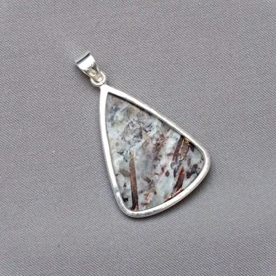 Astrophyllit-Anhänger aus Silber 13,9g, Russland