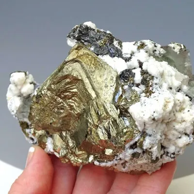 Fluorite combination with pyrite 559g, Peru
