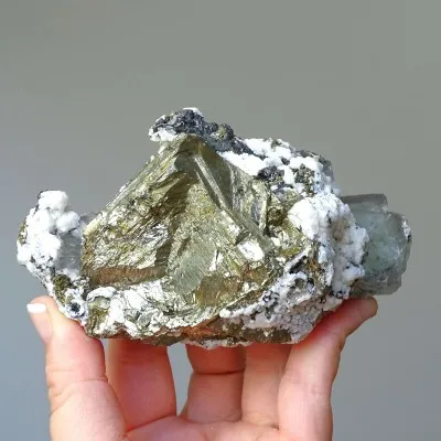 Fluorit-Kombination mit Pyrit 559g, Peru