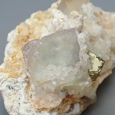 Fluorite combination with pyrite 59g, Peru