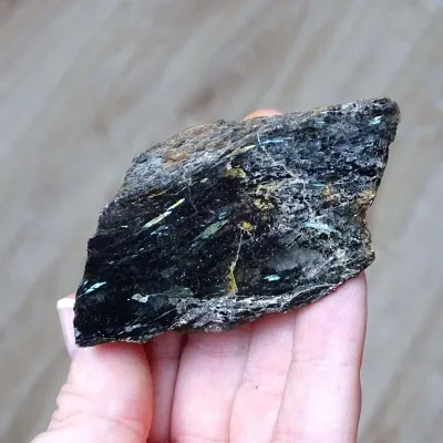 Nuummit natürliches Mineral 81g, Grönland