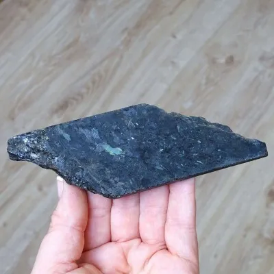 Nuummit natürliches Mineral 98g, Grönland