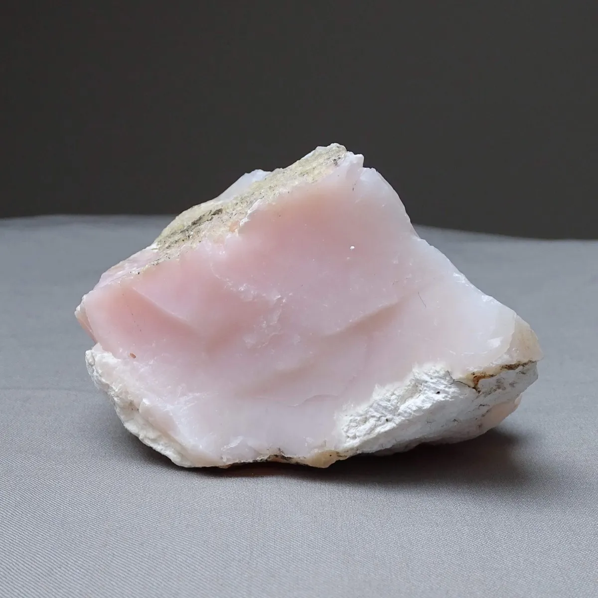 Andský růžový přírodní opál 350g, Peru