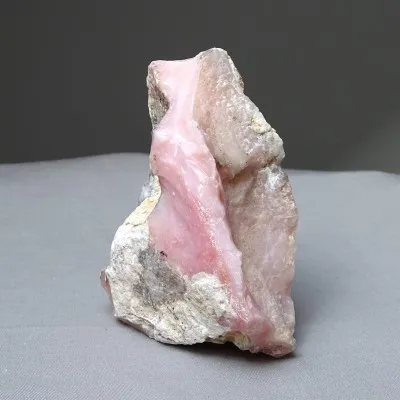 Andean pink natural opal 257g, Peru