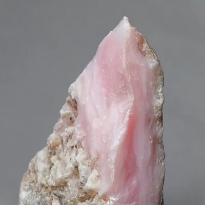 Andean pink natural opal 179g, Peru